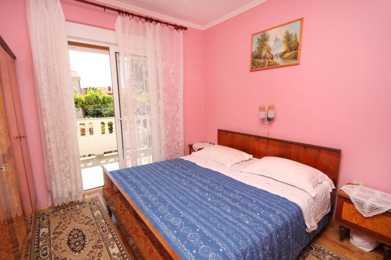 Apartments And Rooms With Parking Space Palit, Rab - 5061 Eksteriør billede